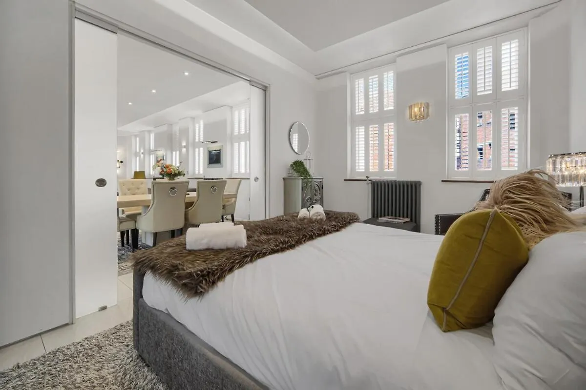 Luxury & Modern - Central - Beach Access - Wind St Swansea 0*,  United Kingdom