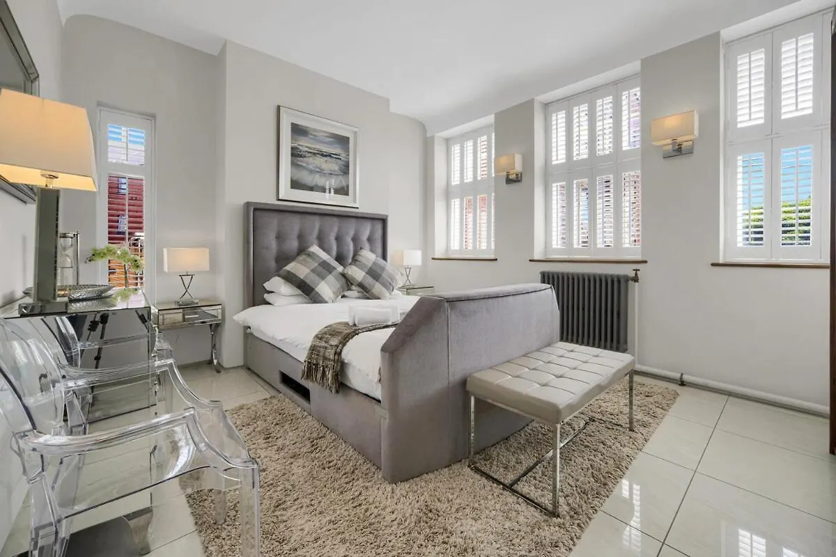Luxury & Modern - Central - Beach Access - Wind St Swansea