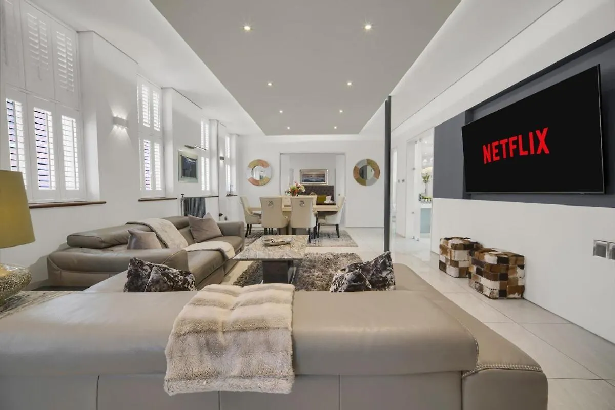 Apartment Luxury & Modern - Central - Beach Access - Wind St Swansea