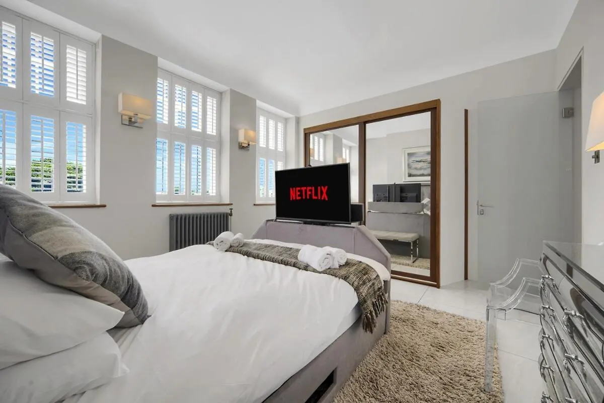 Apartment Luxury & Modern - Central - Beach Access - Wind St Swansea