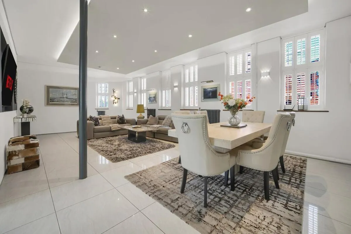 Luxury & Modern - Central - Beach Access - Wind St Swansea Apartment