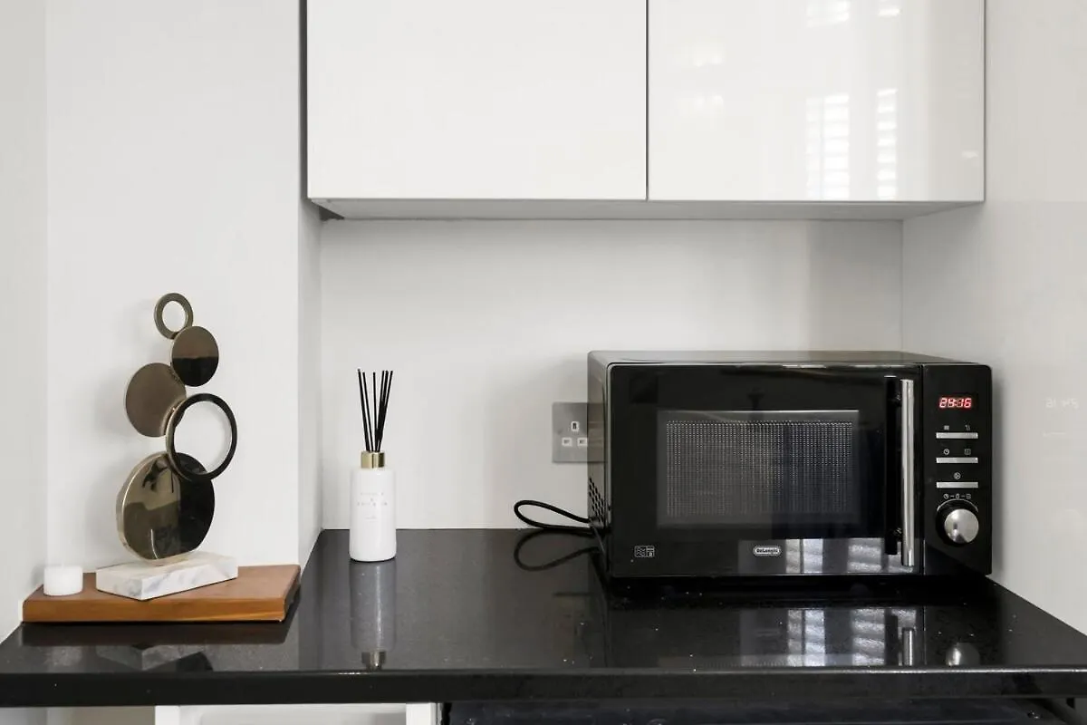 Apartment Luxury & Modern - Central - Beach Access - Wind St Swansea